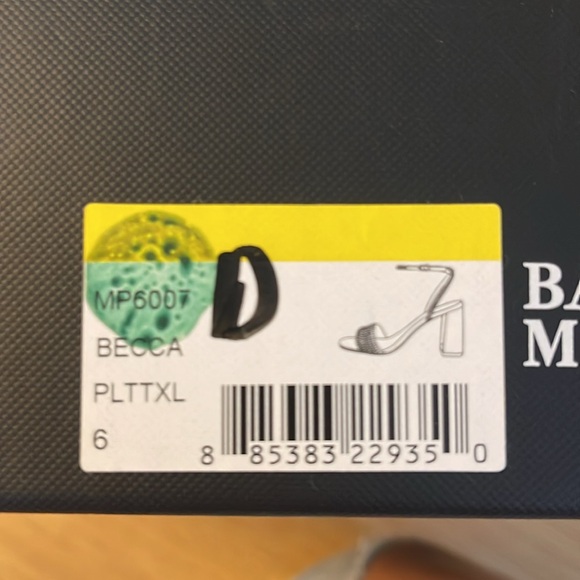 Badgley Mischka Strappy Sandals - Picture 8 of 9